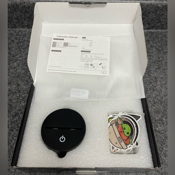 Yoda Star Wars 3D Night Light Lamp, 20 Colors/Modes, Sticker, Cord/Batteries NIB - Picture 8 of 8